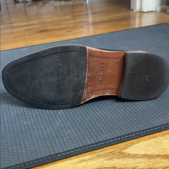 Cole Haan Black Oxfords with Lace-Up Design. Size 9.  Suede. - Picture 10 of 10